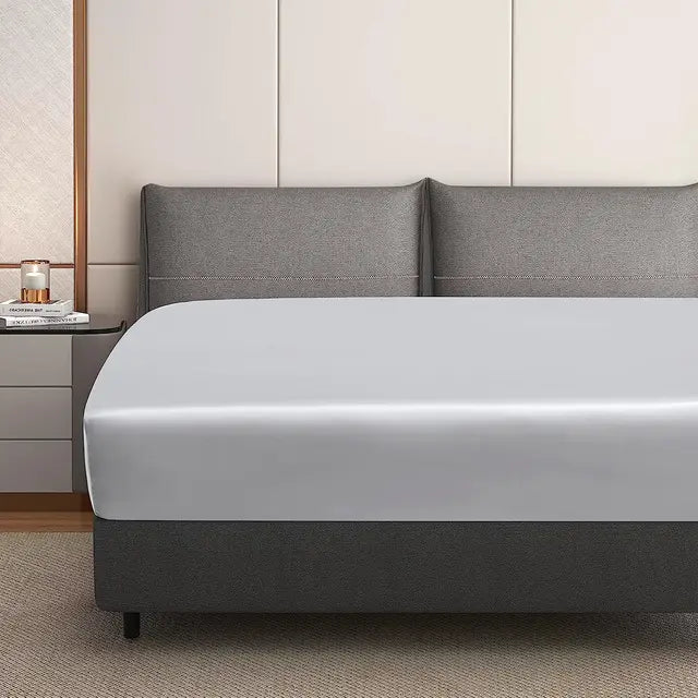 VeloursLisse – Housse de Matelas Satinée pour un Sommeil Douillet - Rynova
