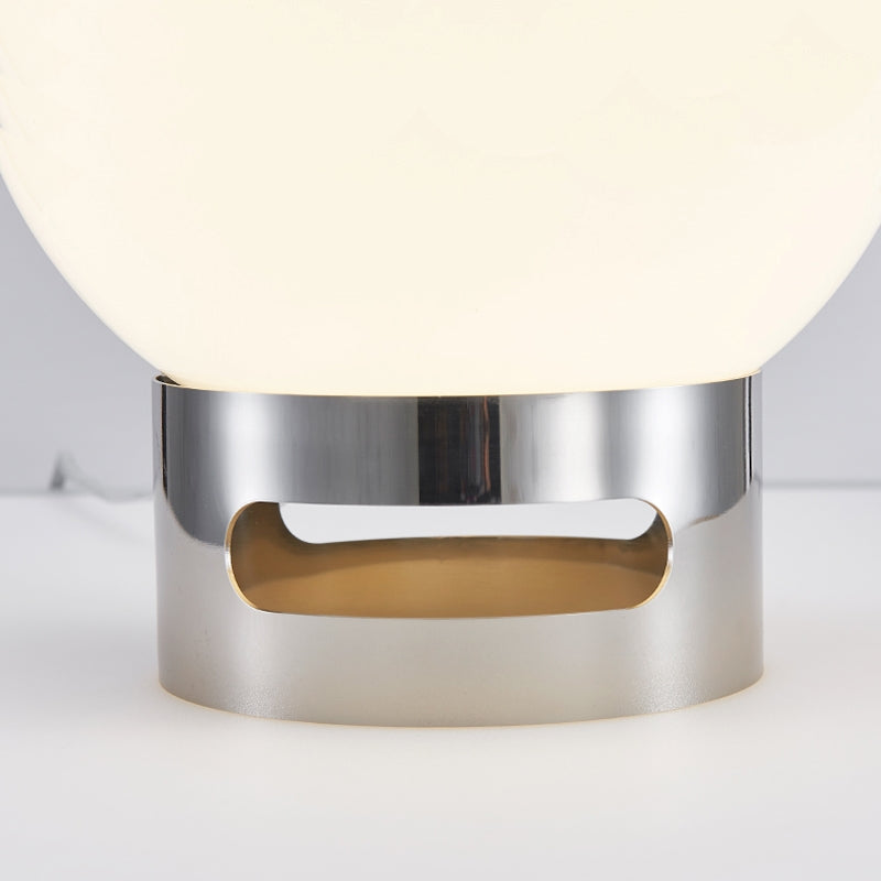 LuxOpal - Lampe Bauhaus en Verre Opale Élégante - Rynova