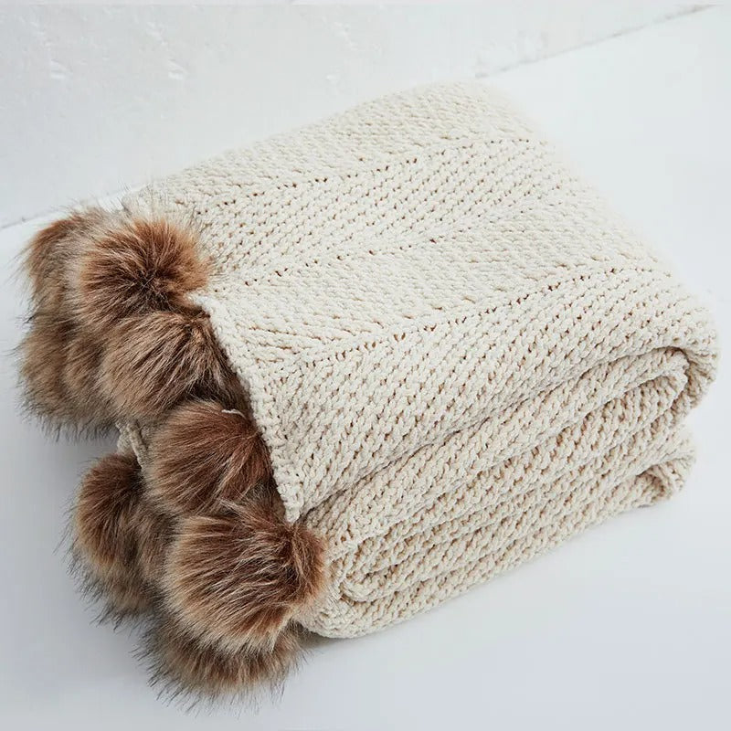 CosyPom - Plaid Chunky Tricot Chenille avec Pompons Mignons - Rynova