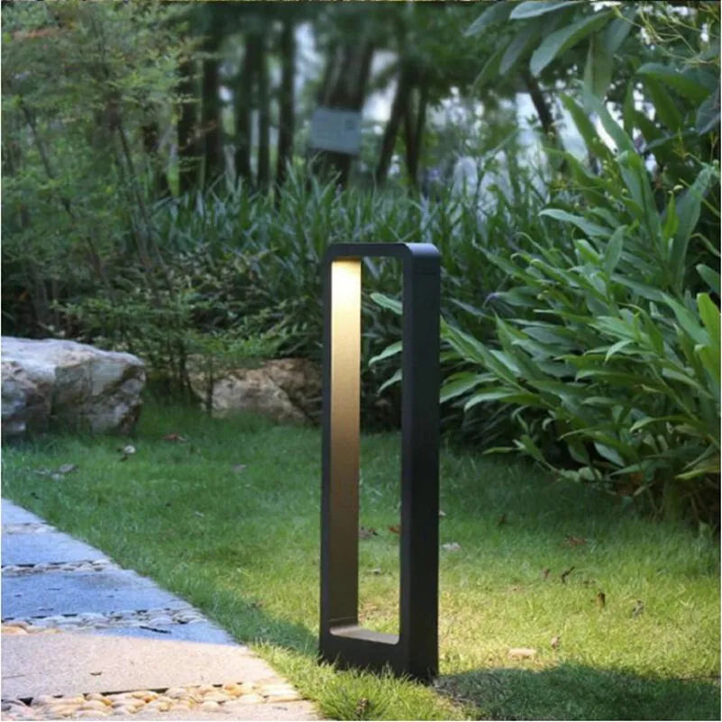 LumiTerra - Lampe de jardin extérieure à éclairage LED sur pied - Rynova