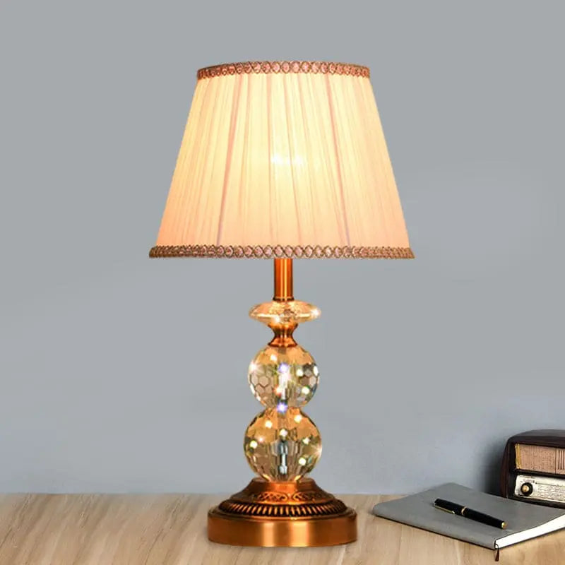 ÉclatCristal - Lampe de Table avec Forme Conique et Boules en Cristal Taillé - Rynova