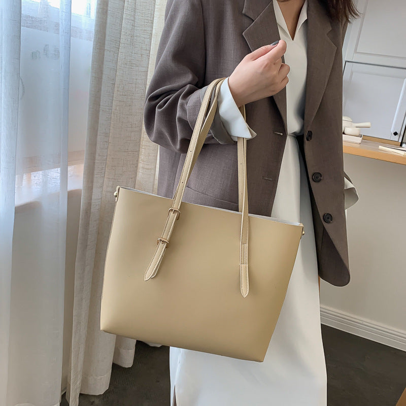 Grande Sac Tendance pour Femme - Élégance et Espace - Rynova