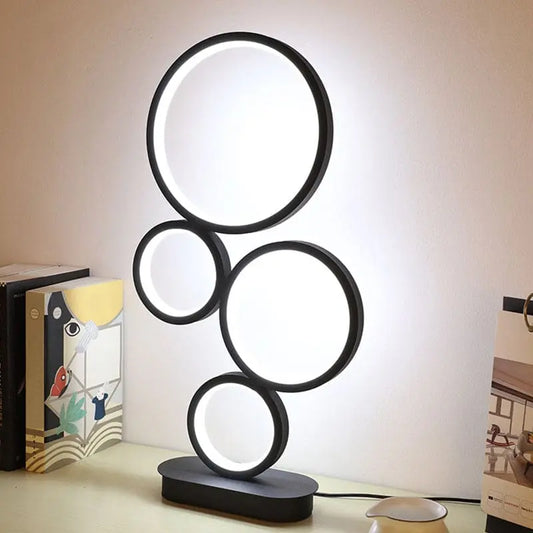 Lumière Épurée - Lampe de Table Moderne Empilée avec Socle Circulaire - Rynova