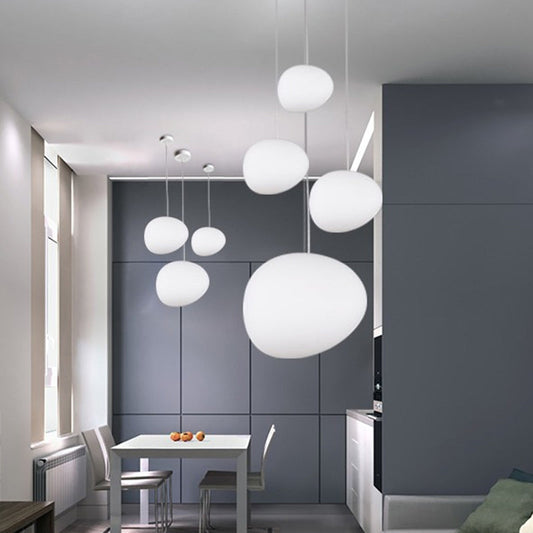 LumiGalet – Suspension minimaliste en verre crème pour salle à manger moderne - Rynova