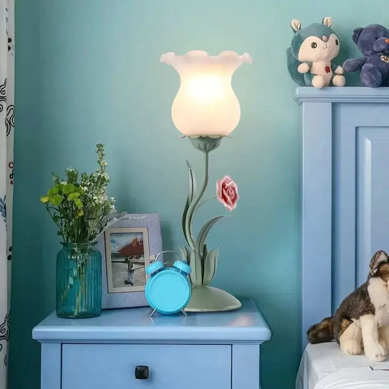 FleurieLuxe - Lampe de Table avec Design Floral pour Commode - Rynova