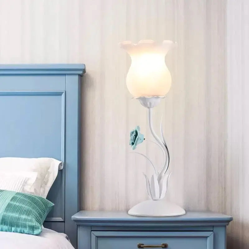 FleurieLuxe - Lampe de Table avec Design Floral pour Commode - Rynova