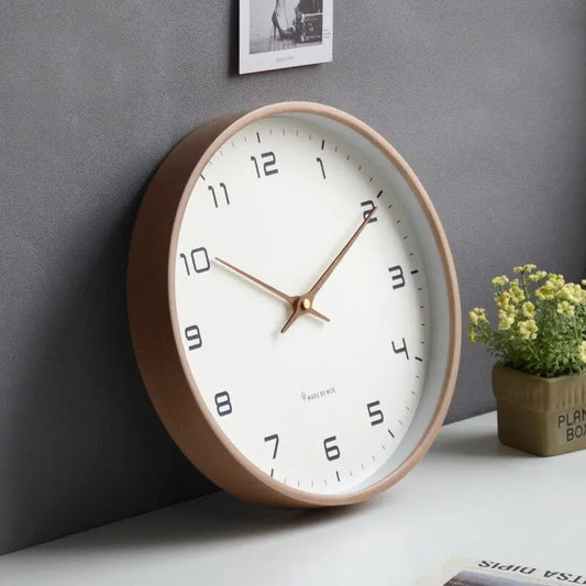 NordicTime - Horloge Murale en Bois avec Simplicité Scandinave - Rynova