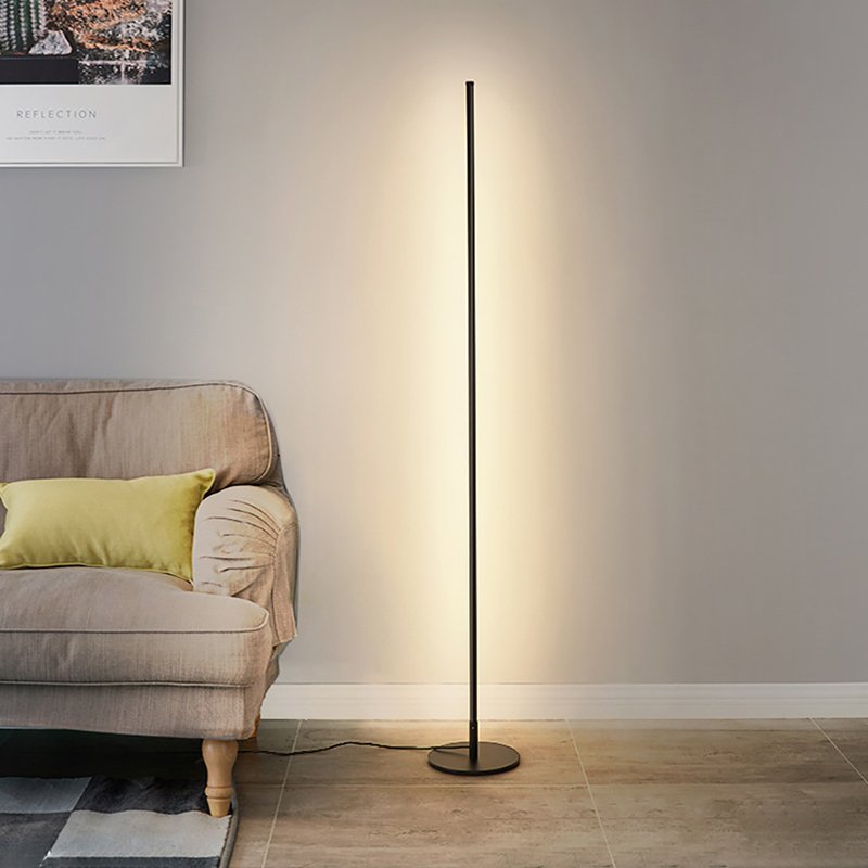 LumiPillar - Lampadaire LED avec Télécommande et Luminosité Réglable Rynova