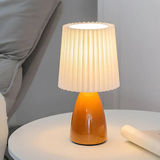 LumiAura - Lampe de table plissée en tissu de 30 cm avec base en verre et USB, Dimmable - Rynova