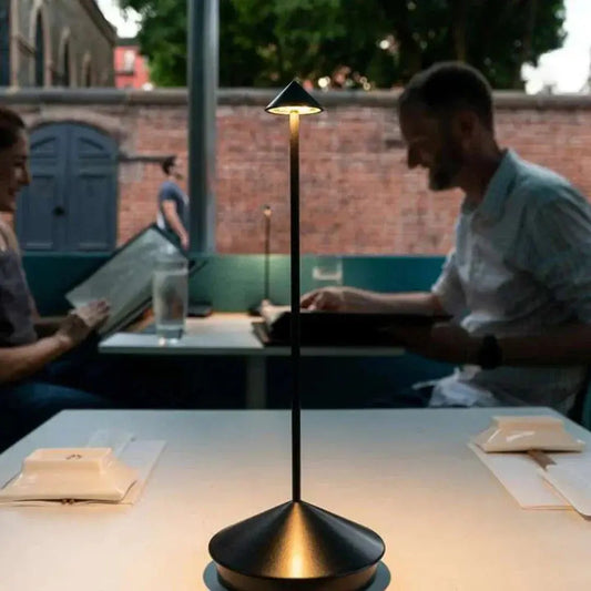 ÉclatDine | Lampe de Table Créative pour une Ambiance Élégante - Rynova