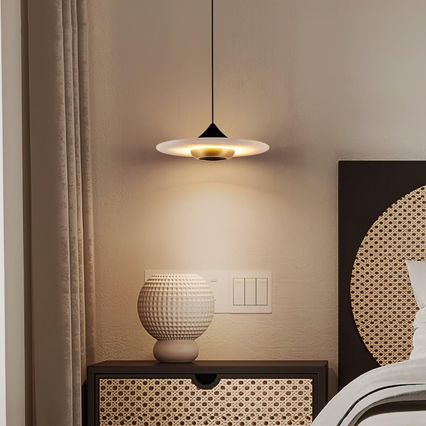 MarbréLumi – Pendule Moderne en Marbre et Aluminium - Rynova