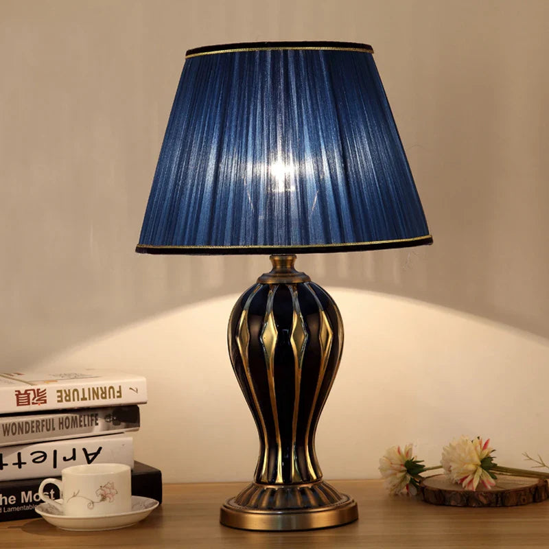 CéraLum – Lampe de Bureau en Céramique Bleue Peinte à la Main pour Salon - Rynova