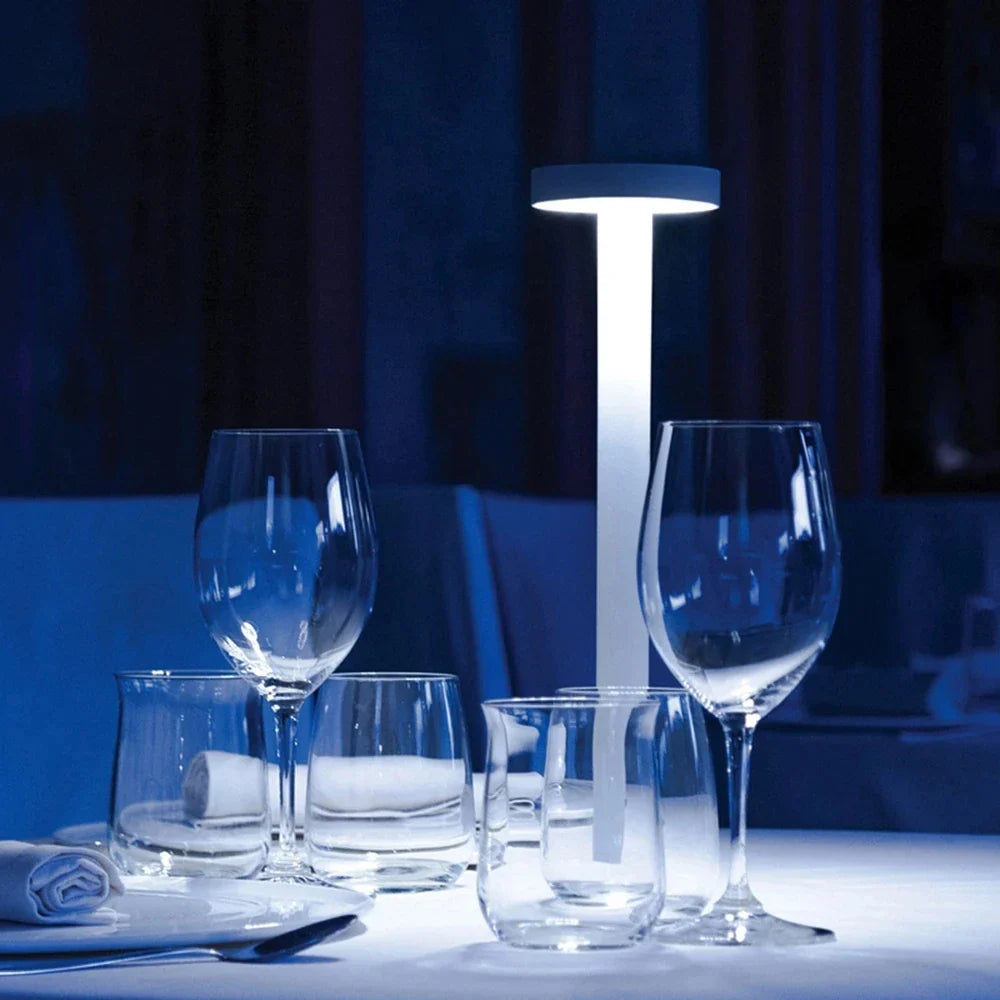 LuminoPro - Lampe LED Rechargeable Étanche pour Hôtels et Extérieurs - Rynova