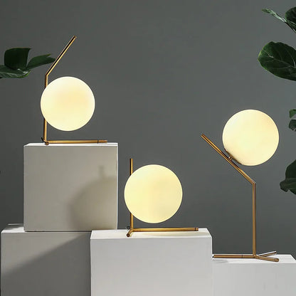 VerreLume – Lampe de Table en Verre Élégante pour Lecture et Décoration - Rynova