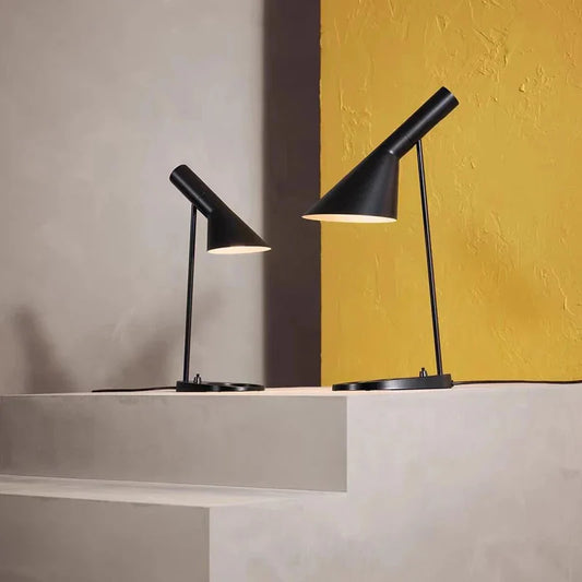 LuxeMétal – Lampe de Table en Métal pour Décor Contemporain - Rynova