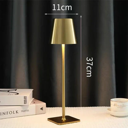 LumiLuxe - Lampe LED Portable USB Élégante pour Hôtel - Rynova