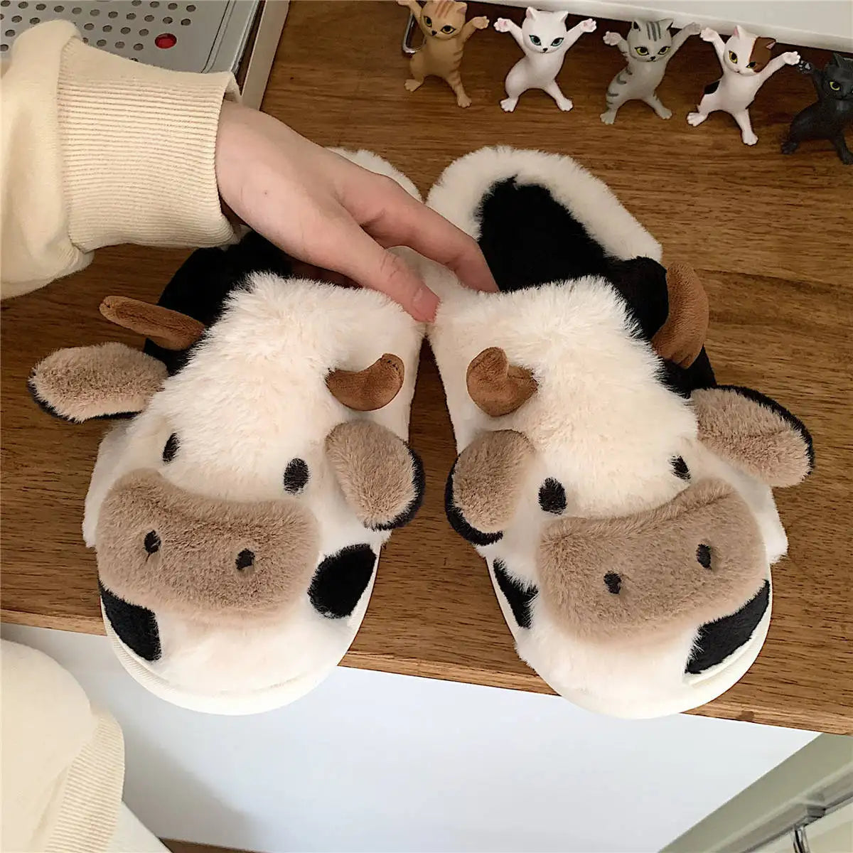 Chaussons Douillets en Peluche - Modèle Vache Amusant - Rynova