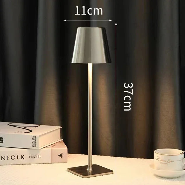 LumiLuxe - Lampe LED Portable USB Élégante pour Hôtel - Rynova