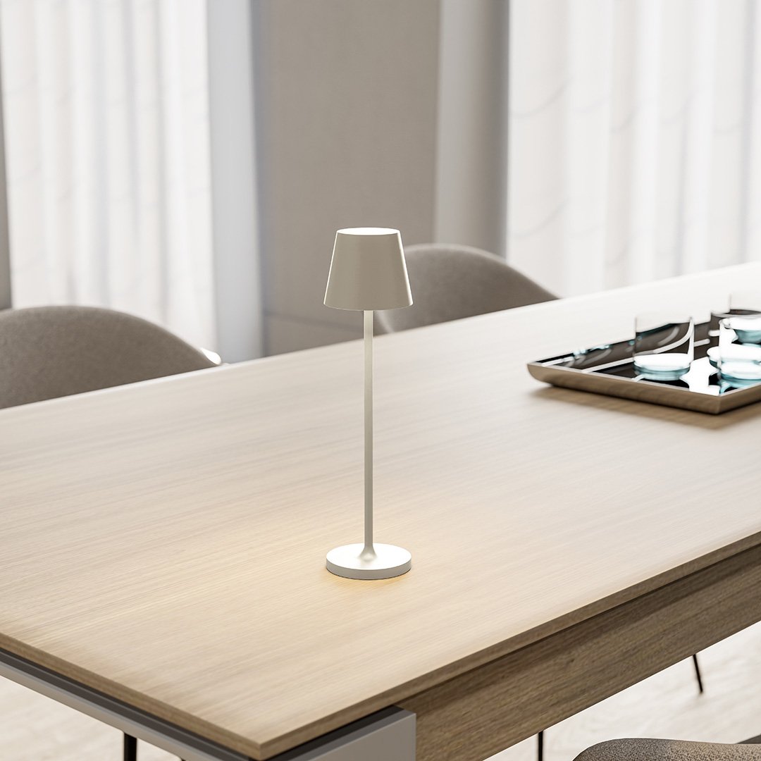 NovaLite - Lampe LED Portable avec Contrôle Tactile et 10 Heures d'Autonomie - Rynova