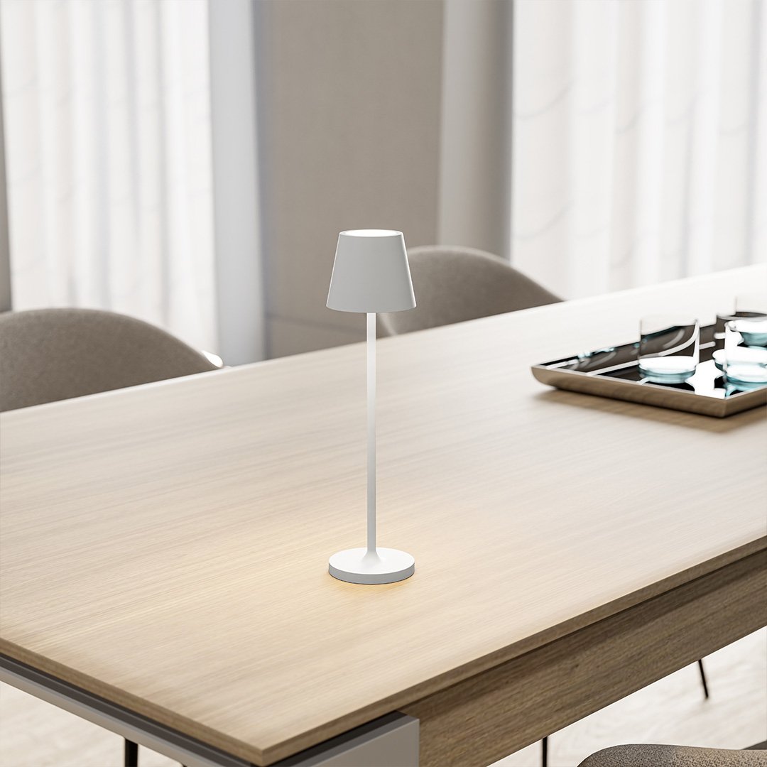 NovaLite - Lampe LED Portable avec Contrôle Tactile et 10 Heures d'Autonomie - Rynova