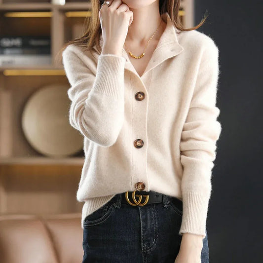 Élégance Douce - Cardigan beige style femme confortable et chic - Rynova